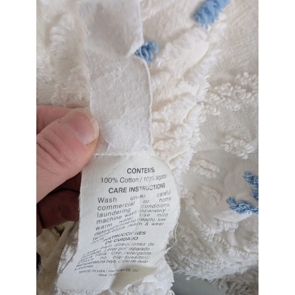 Vtg White Blue Floral Cotton Chenille Throw‎ Blanket Fringe Made USA Americana